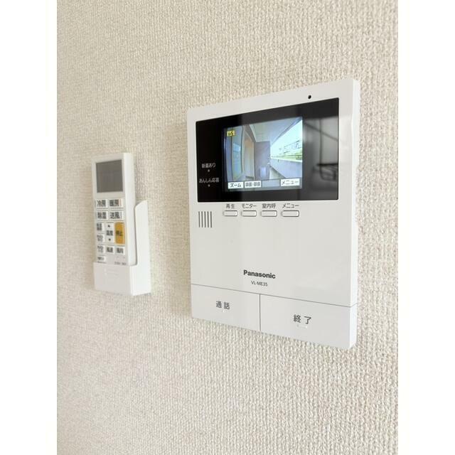 カラーのモニターホンで来客対応に〇！