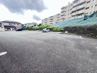 駐車場4台目まで空き有