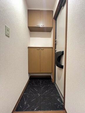 大きなシューズボックスが付いているので、玄関を広く綺麗に使うことができます