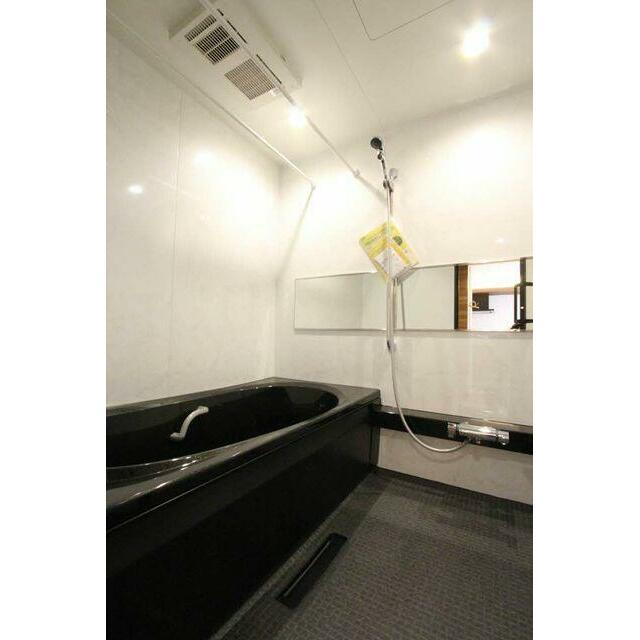 浴室暖房乾燥機能付きのユニットバスです。