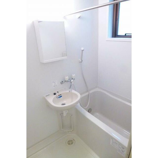 換気もできる窓付き