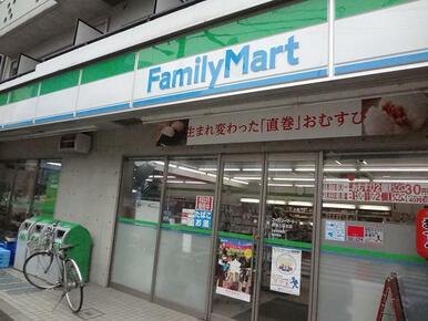 ファミリーマート新宿上落合店