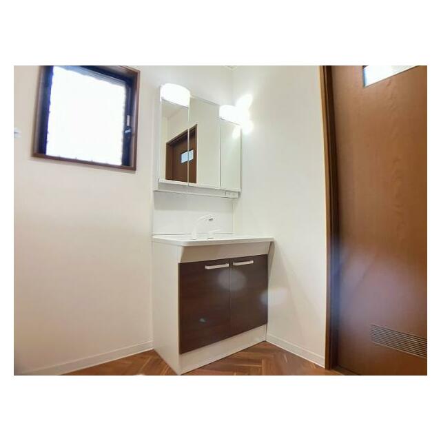 「洗面台」新品交換済みです。