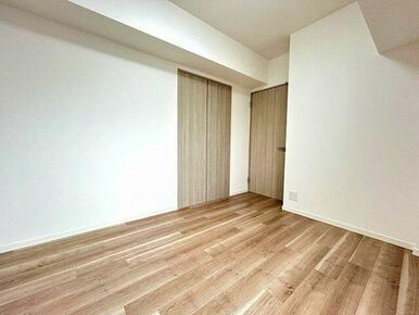 「北東側洋室（２）」約６帖のお部屋で、ゆったりお過ごしいただけます。