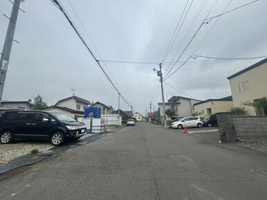 現地写真 前面道路（8.0m）