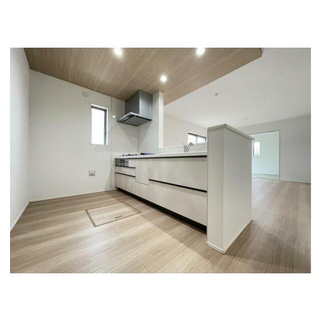 リビングの様子を見ながら家事ができるので小さなお子さまがいるご家庭も安心です＾＾