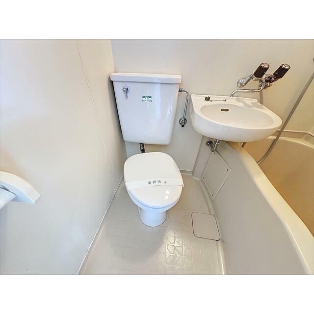 清潔感のあるトイレです