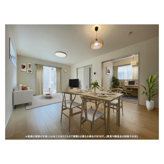 開放感のあるゆとりあるリビング。採光にもこだわった居心地の良い空間です♪