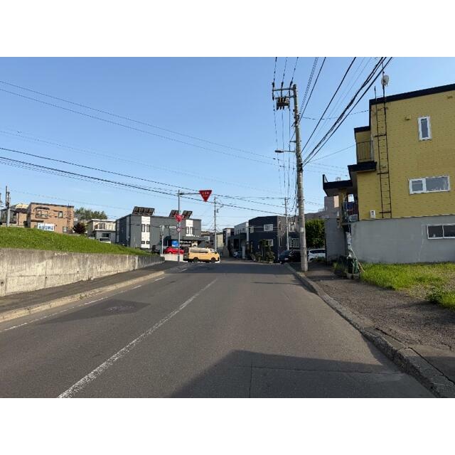 東側前面道路