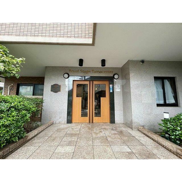 「エントランス」