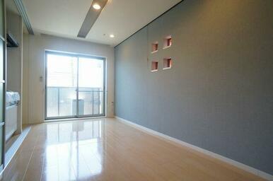 バルコニーは南向きです。