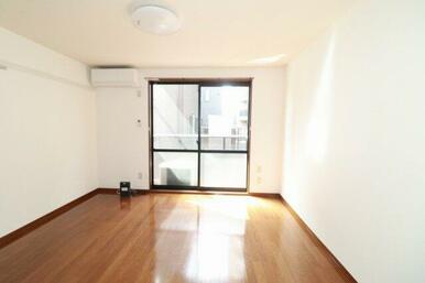 明るいお部屋です