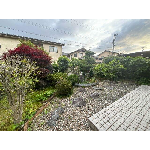 庭で植栽を楽しめます