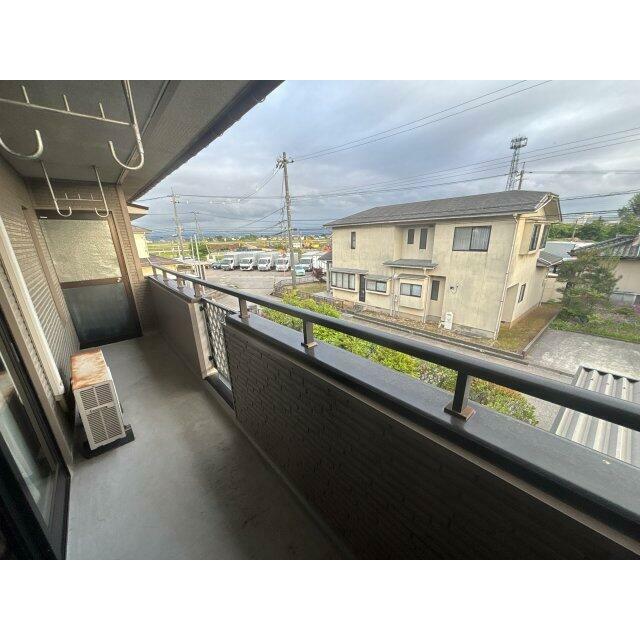 南向きで日当たりのよいバルコニー