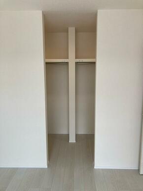 お洋服好きならコーディネートに悩むのも楽しみのひとつ（3号棟）