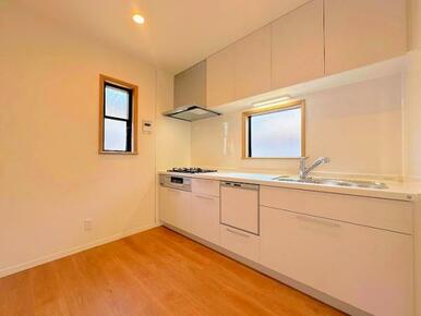 「キッチン」ハウステック製のシステムキッチンに新品交換しました。