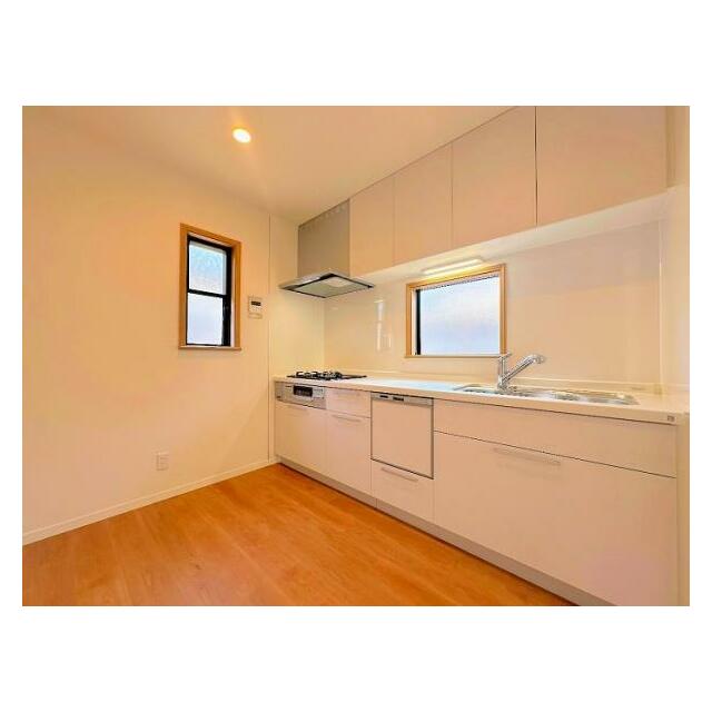 「キッチン」ハウステック製のシステムキッチンに新品交換しました。