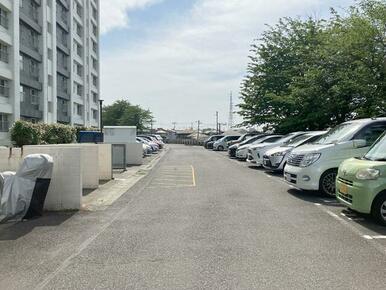 敷地内平面駐車場空きあります（詳しくはお問い合わせください）