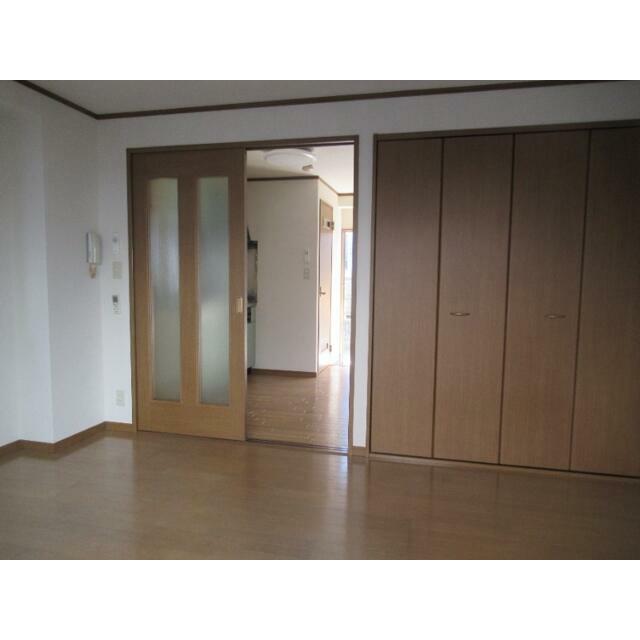 同間取りの別部屋写真です。現況優先。