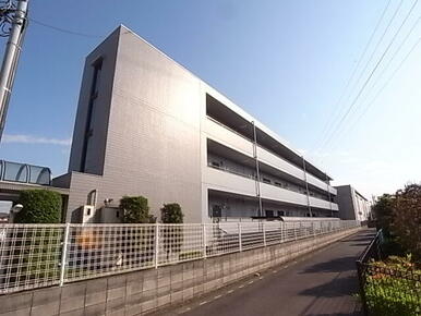 北側の外観重厚なマンションです参考