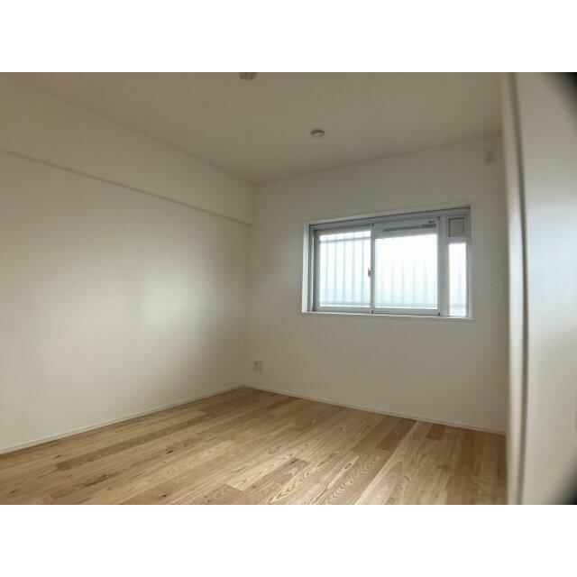 個人の部屋や寝室として使える洋室です