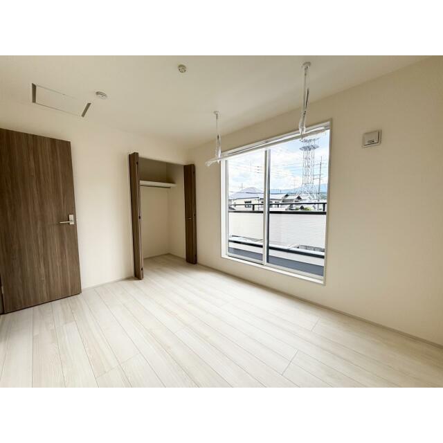 洋室6帖・室内物干し付き！