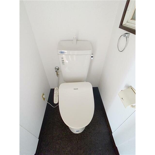 シャワートイレ付