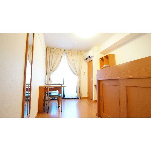 明るく開放感のあるお部屋