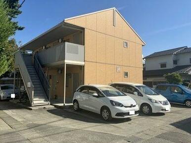 ☆敷地内に駐車場１台付いております☆