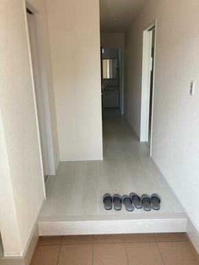 家の外と中をつなぐ要所だからすっきり心地よく整えたい（1号棟）