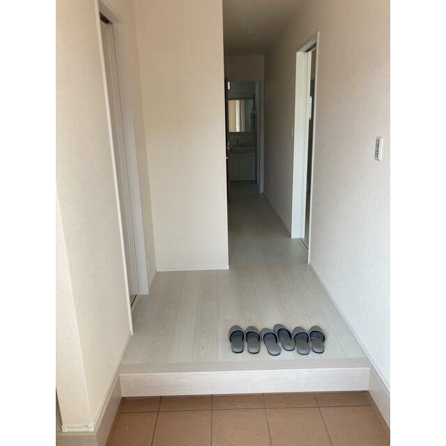 家の外と中をつなぐ要所だからすっきり心地よく整えたい（1号棟）