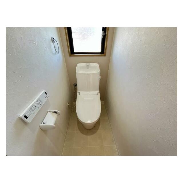 「2階トイレ」新品交換済みです