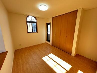 「2階南東側洋室」2階南東側洋室です