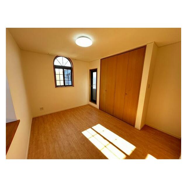 「2階南東側洋室」2階南東側洋室です