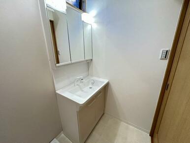 「洗面所」新品交換済みの洗面台です