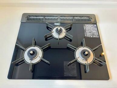 「キッチン」3口コンロに新品交換しております。