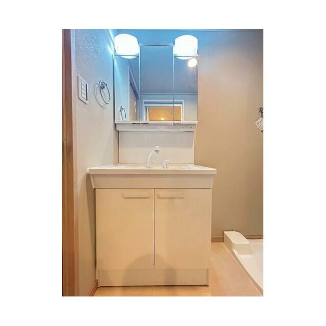 「脱衣所」洗面台は新品交換を行っております。