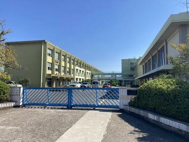 栄小学校