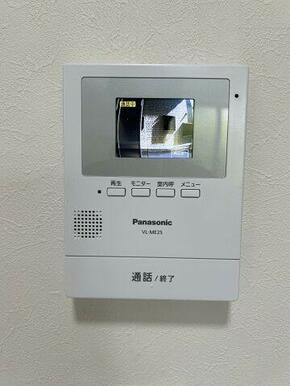 モニタ付きインターホンで安心です（※写真は同間取り1階のお部屋）