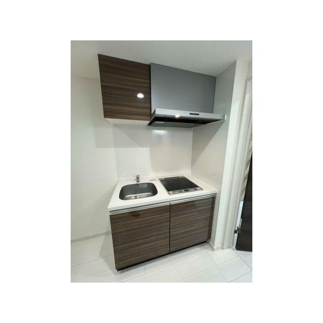 小ぶりながら調理のしやすいキッチン（※写真は同間取り1階のお部屋）