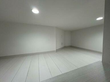 ロフトはしっかりした作りで、とても広いので収納スペースとしても有効活用できます（※写真は同間取り1階