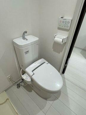 温水洗浄便座機能付きです（※写真は同間取り1階のお部屋）