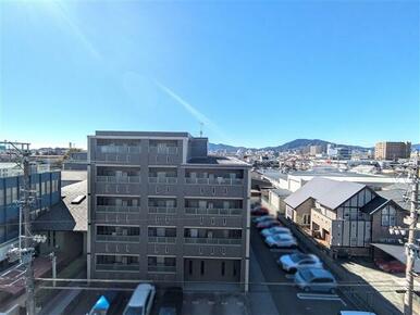 南西側、バルコニーからの眺望です。