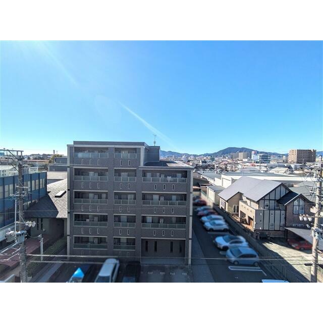 南西側、バルコニーからの眺望です。