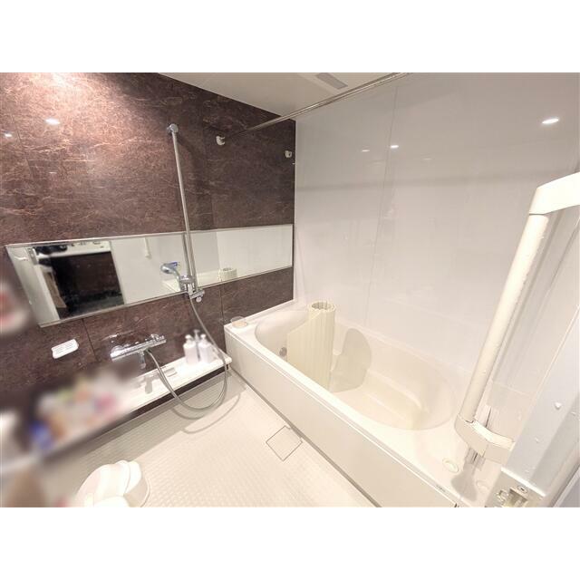 約1.25坪の浴室です。お子さまとの入浴や、ゆったりとしたバスタイムもストレスなく楽しめます。