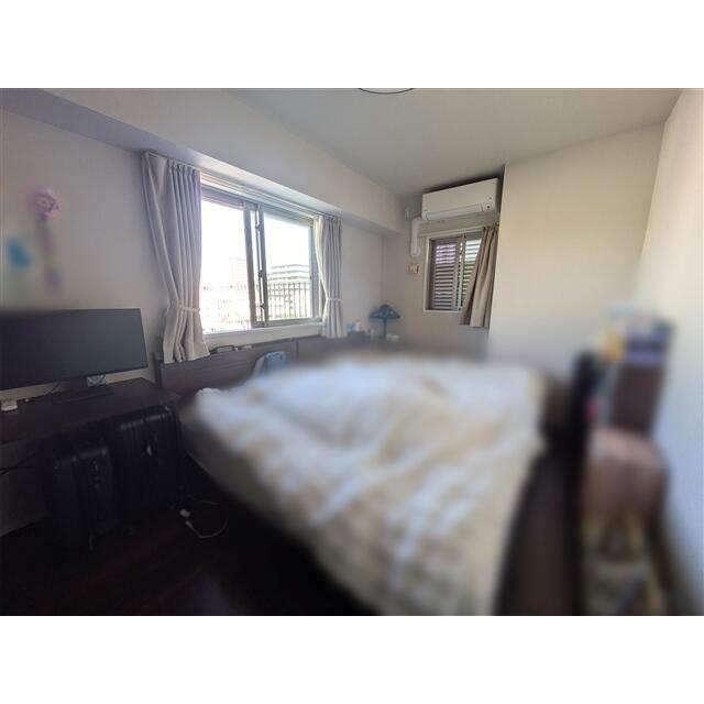 約7.2帖の洋室。ウォークインクローゼットもございます。