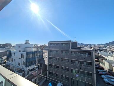 南西側、バルコニーからの眺望です。