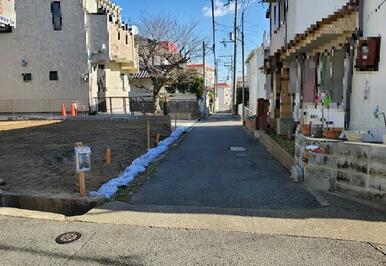 敷地の南側公道と敷地