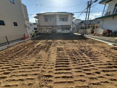 敷地の北側から南側を撮影