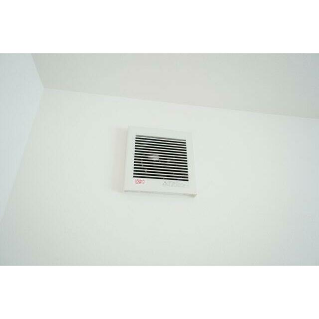 ペットのにおい対策で換気扇を増設しています！